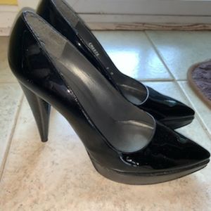 Stuart Weitzman patent leather heels, size 9